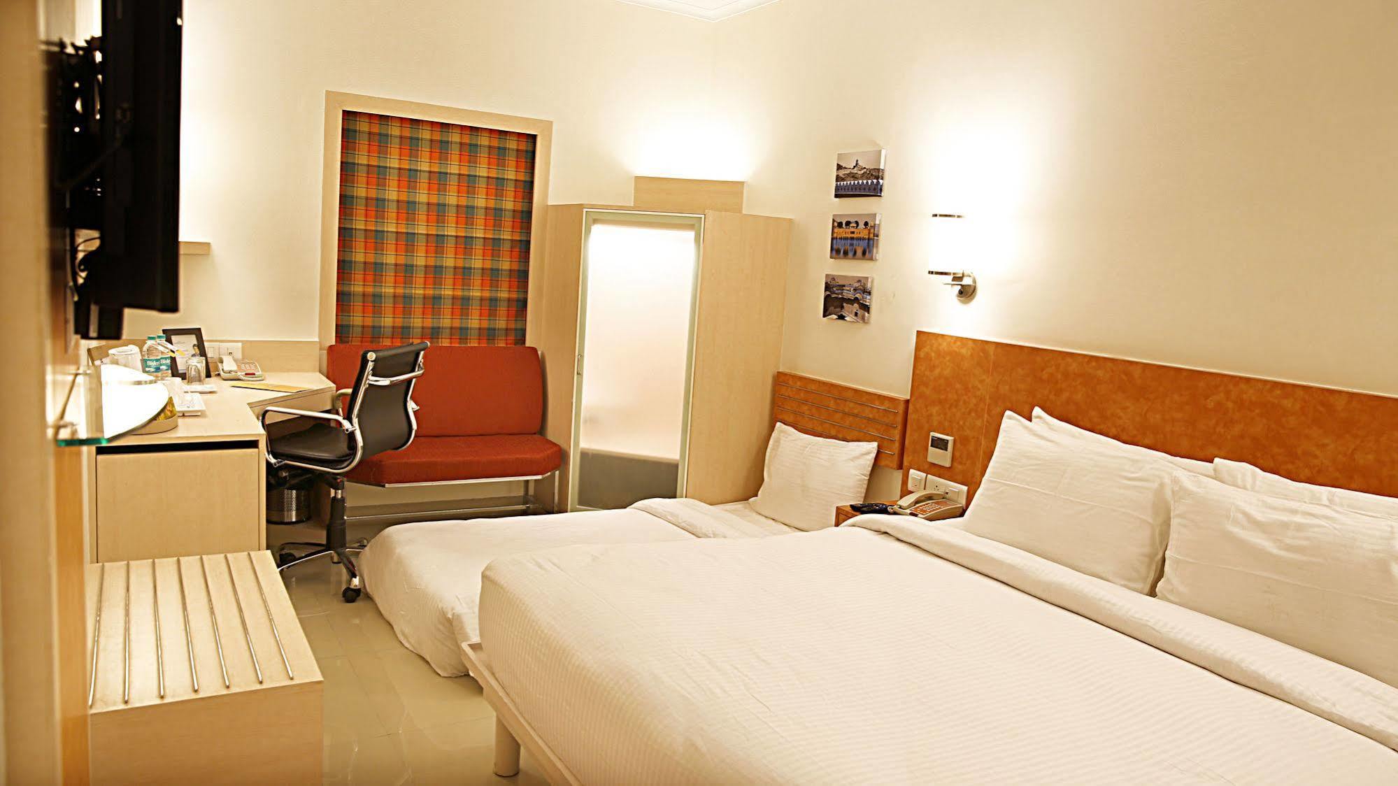 Nirwana Hometel Jaipur- A Sarovar Hotel Kültér fotó